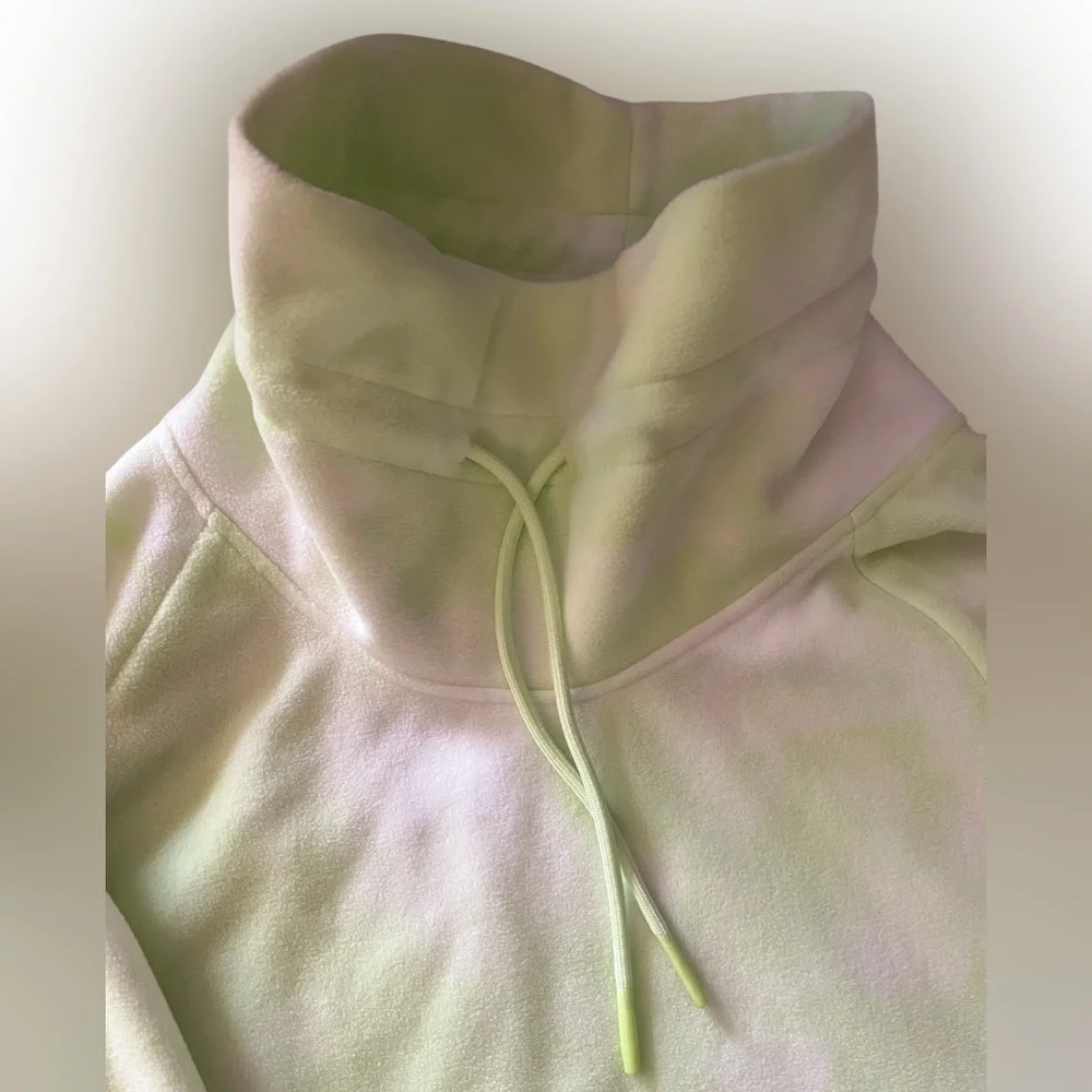 Adorable Tie Dyed Fleece Cowl Neck Pullover SIZE XXL - Picture 2 of 5